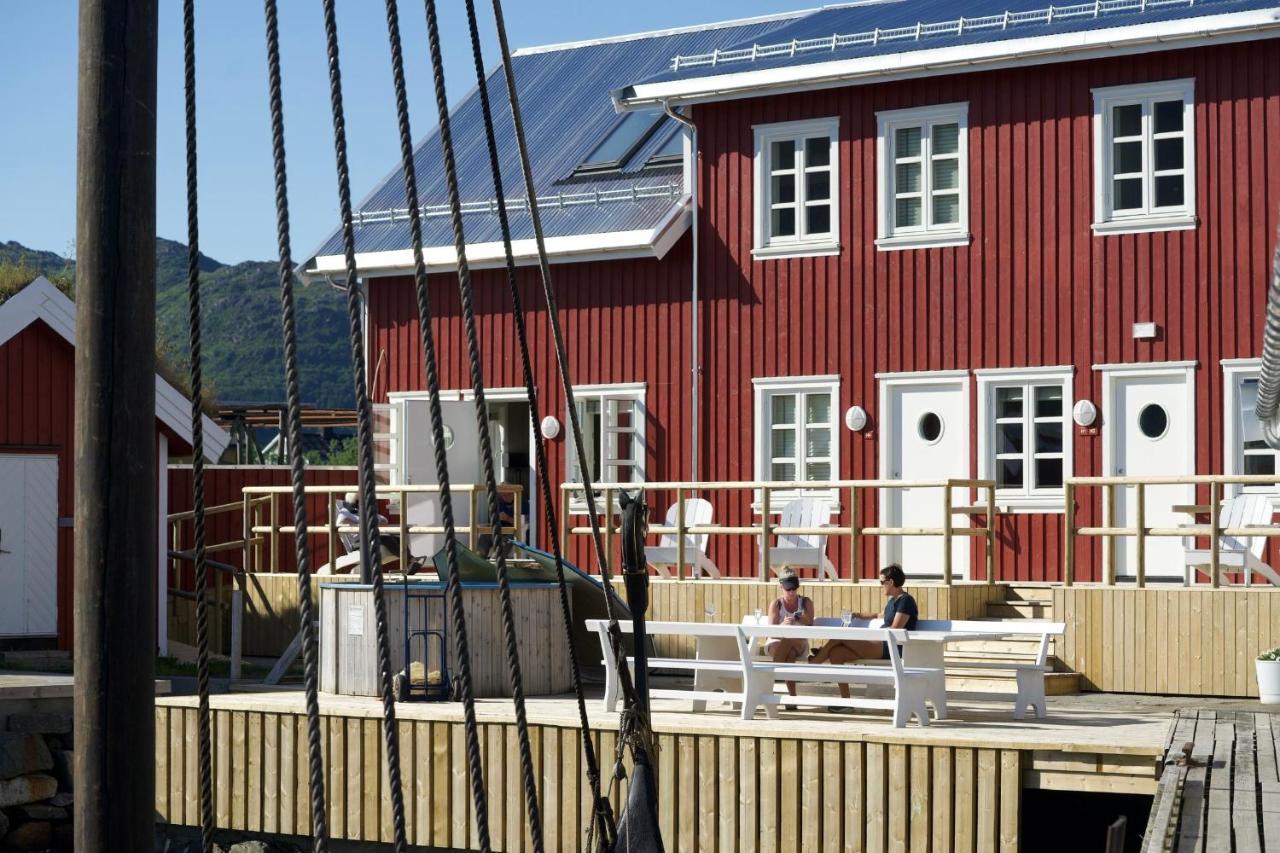 Solsiden Brygge Rorbuer Hotel Ballstad Eksteriør billede